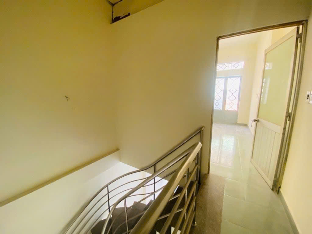 HXH 8M THÔNG – 2 TẦNG – KINH DOANH TỐT